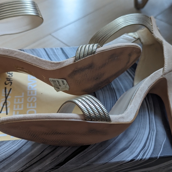 ALDO Suede Heels - Picture 6 of 6